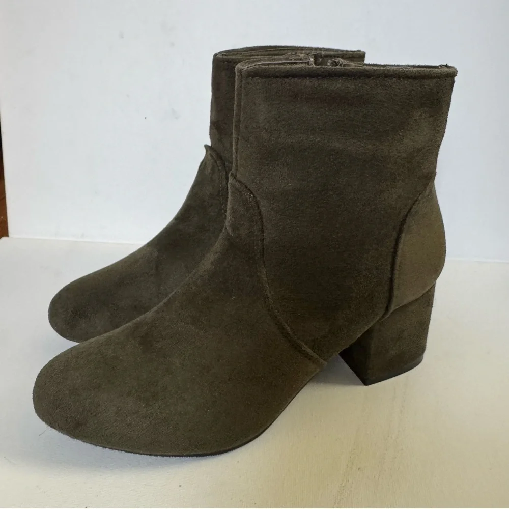 Elegant Olive Ankle Booties Size 8 - Picture 3 of 12
